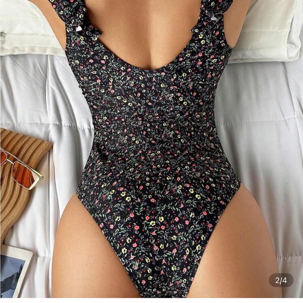 Floral Ruffle One-Piece Swimsuit - Picture 3 of 5